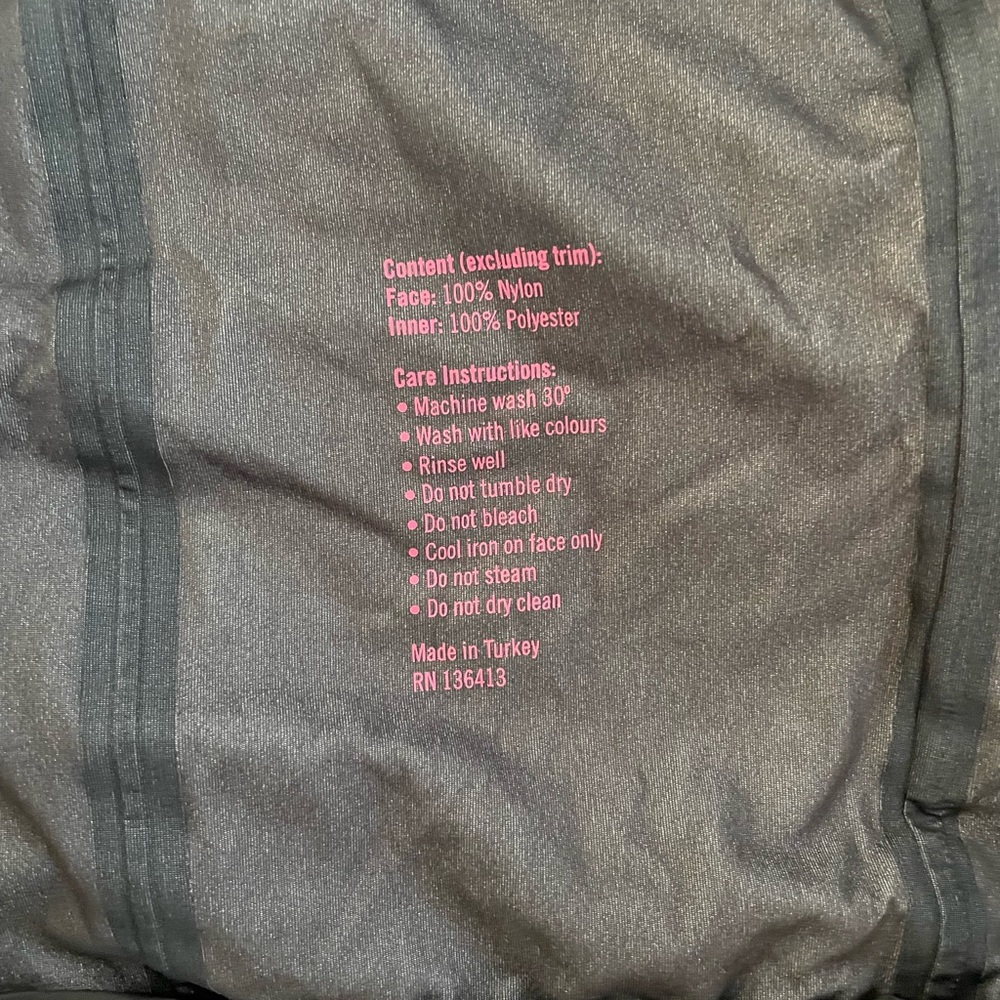 Rapha Fully Waterproof, Breathable Rain Jacket - image 8